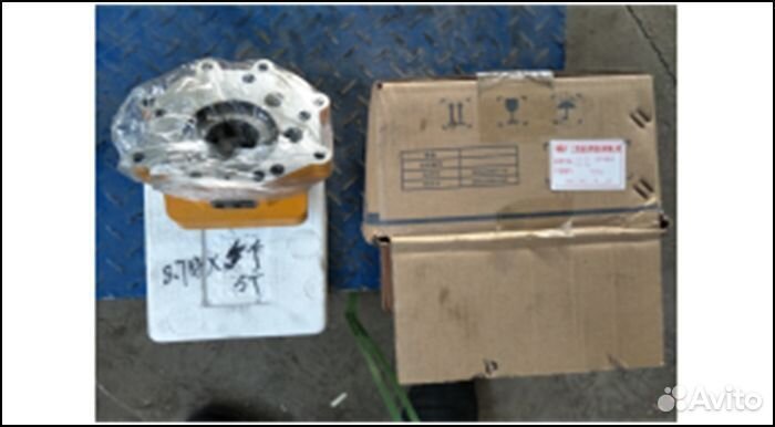 Насос гидравлический кпп (посадочное 127 мм) ZL50G