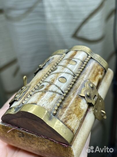 Шкатулка для украшений резьба кость + латунь