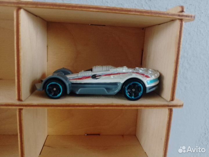Грузовик - полка для парковки hot wheels