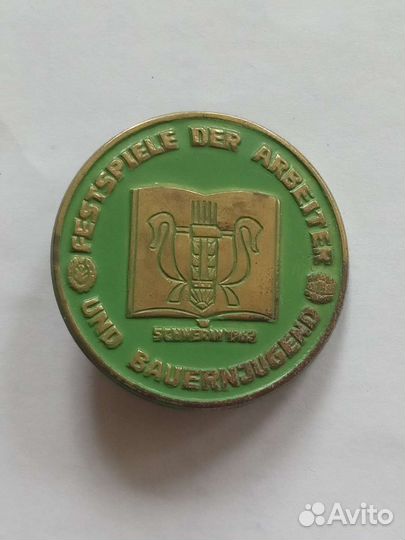 Значки иностранные 50-х годов