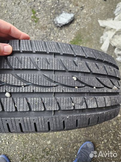 Royal Black Royal Winter 245/60 R18