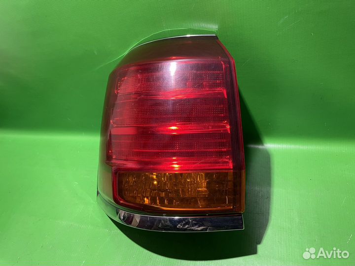 Фонарь внешний левый Lexus LX 2007-2012