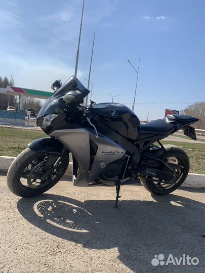 Продам Honda cbr1000rr