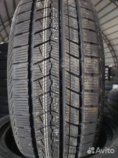 Sonix Snowrover 868 225/65 R17 H