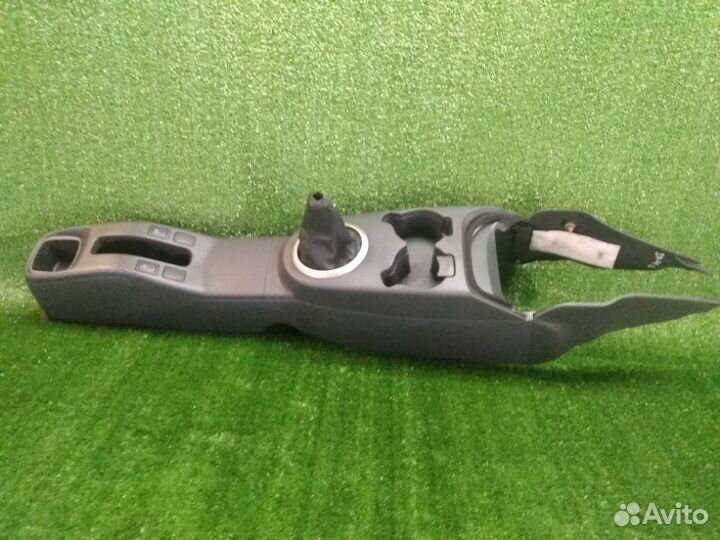 Подлокотник центральная консоль Suzuki Sx4 GYA