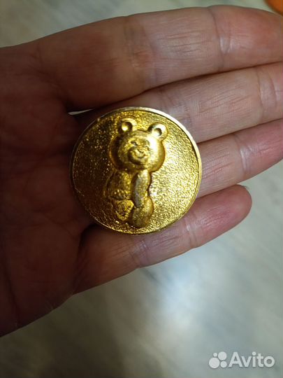 Мишка на жетоне