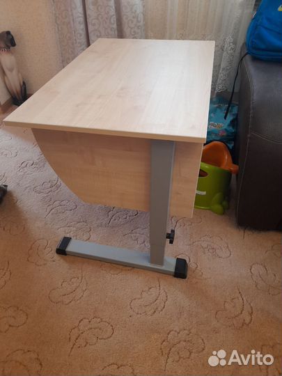 Школьная парта бу.хорошем состояние