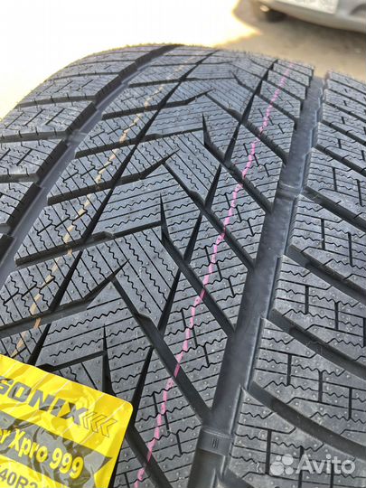 Sonix WinterXPro 999 275/40 R21 122U