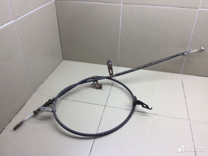 Трос стояночного тормоза левый Suzuki Sx4 M16A