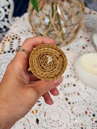 Свеча из вощины маленькая