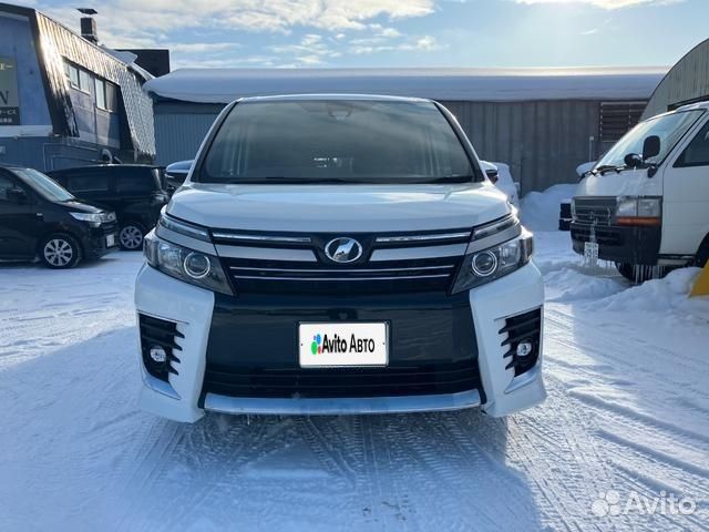 Toyota Voxy 2.0 CVT, 2017, 56 000 км