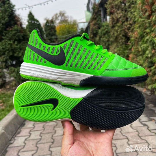 Футзалки Nike