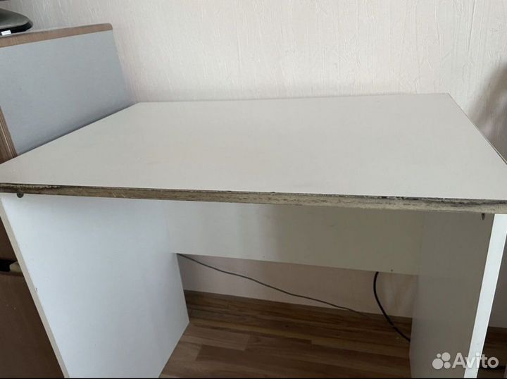 Компьютерный стол белый бу Hoff