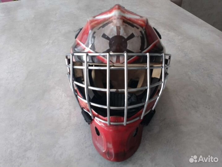 Шлем хоккейного вратаря