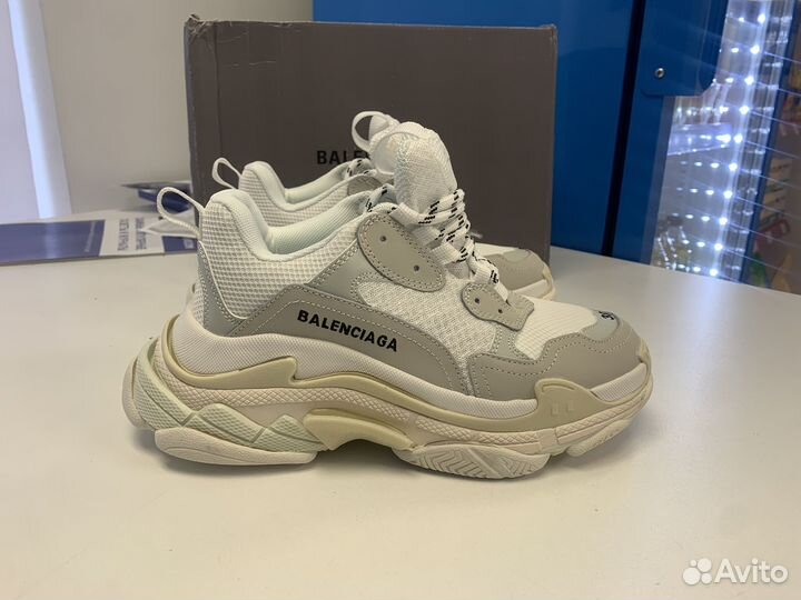 Balenciaga triple s