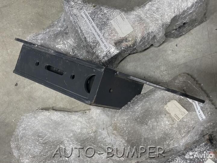 Iveco Eurocargo 2003- Кронштейн крепления бампера