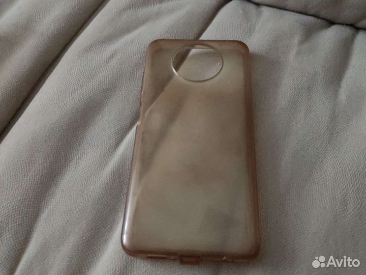 Чехлы на телефон