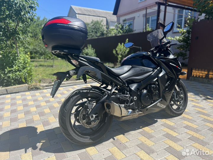 Suzuki GSX S-1000F