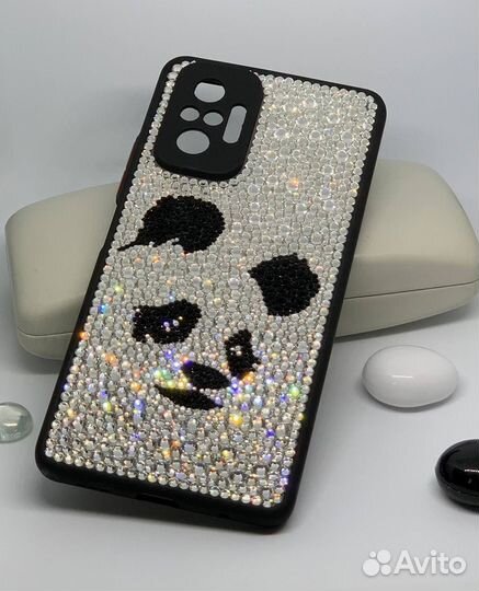 Чехлы на телефон