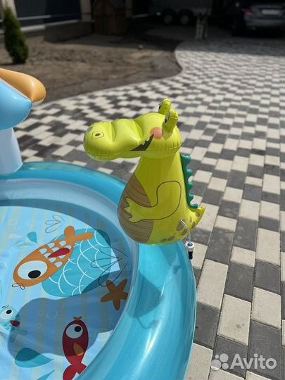 Бассейн детский с горкой intex