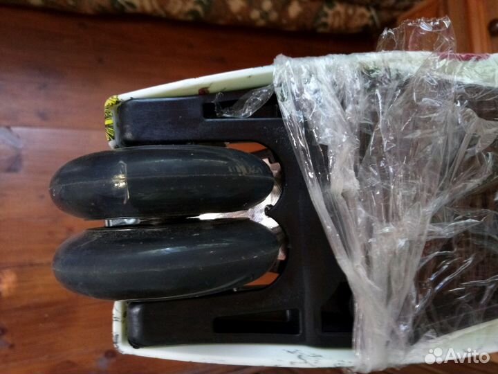 Светящийся самокат с наклонным поворотом