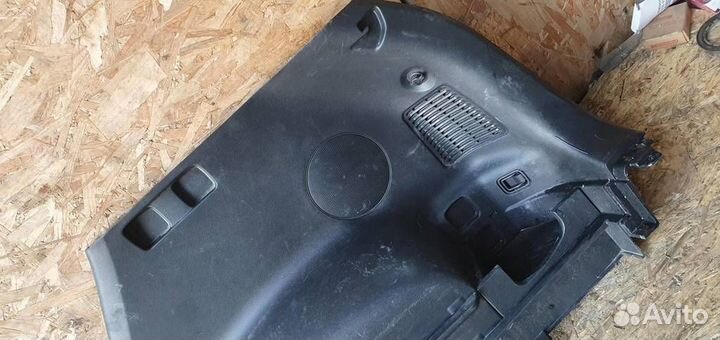 Обшивка багажника правая Kia Sportage 2016-2021