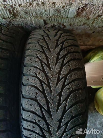 Yokohama Ice Guard IG35 215/60 R16