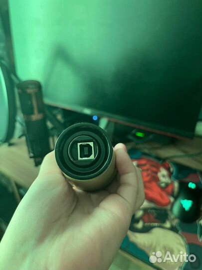 Студийный микрофон behringer