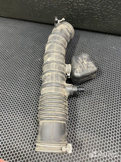 Патрубок воздушного фильтра toyota mark GRX-120