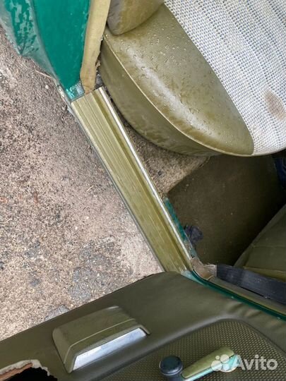 Накладки порогов внутренние Mercedes W123