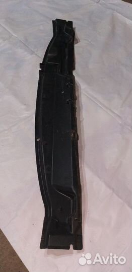 Водосток под лобовое стекло Ford Focus 2