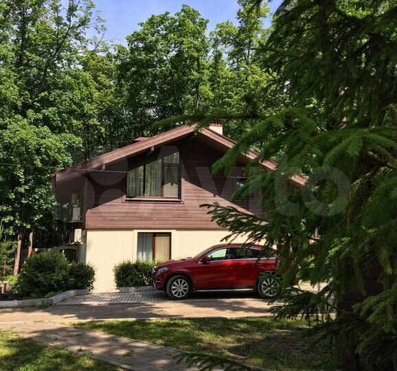 Дом 181 м² на участке 5 сот.