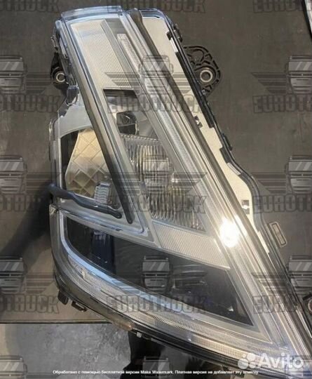 Фара светодиодная правая Volvo Fh5