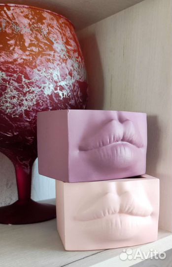 Кашпо из гипса, губы 