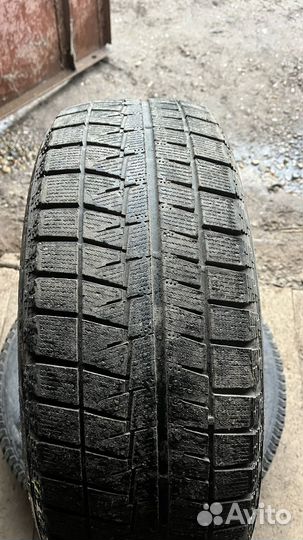 Bridgestone Blizzak Revo GZ 215/60 R16
