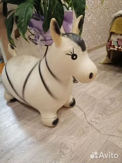 Резиновая лошадка
