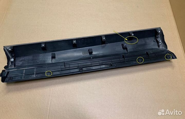 Молдинг, накладка двери передней RH Rav-4, Rav 4