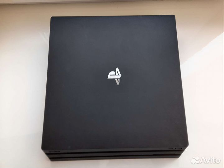 PlayStation 4 Pro 1 tb Cuh-7208B полный комплект