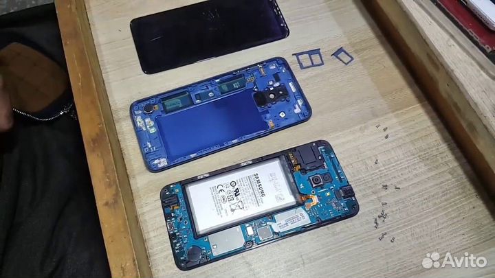 Samsung Galaxy A6, 4/32 ГБ