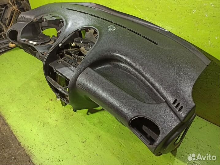 Торпедо Peugeot 206 седан 1.4 2008