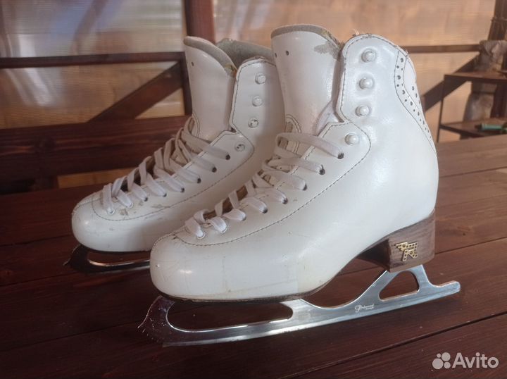 Фигурные коньки Risport RF3 pro 230