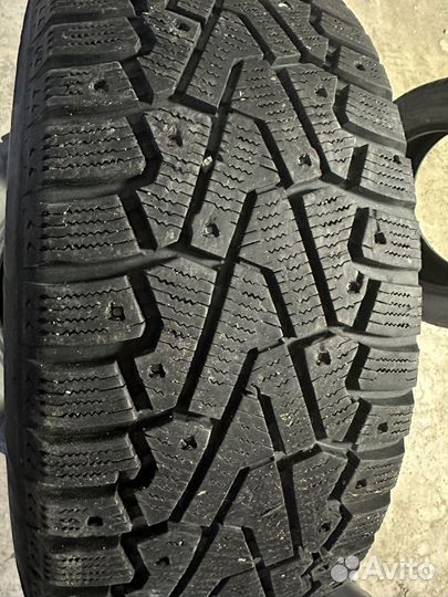 Pirelli Ice Zero 215/55 R16