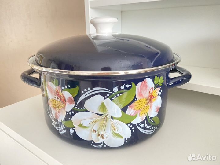 Кастрюля эмалированная новая