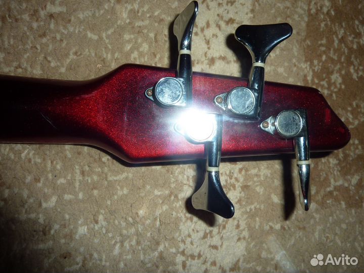 Корейская бас-гитара из Японии