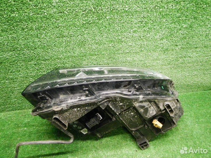 Фара левая Volkswagen Tiguan