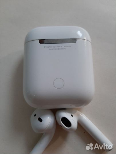 Беспроводные наушники apple airpods 1