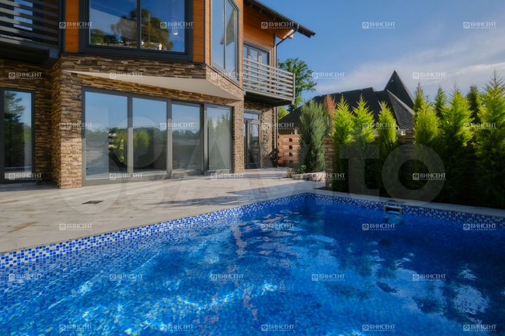 Дом 400 м² на участке 10 сот.