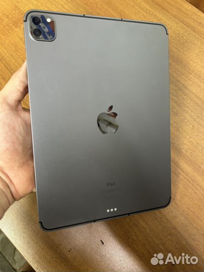 iPad Pro 11 256gb с симкой 3 поколение
