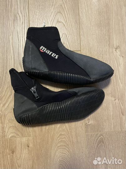 Боты, жилет, перчатки, фонарик для дайвинга