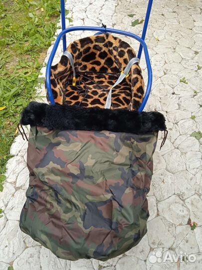 Санки детские на колёсиках с матрасиком и накидкой